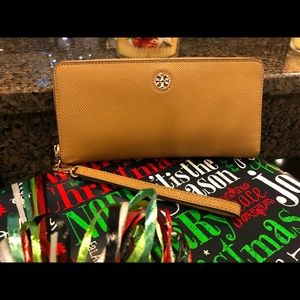 Authentic Tory Burch wallet